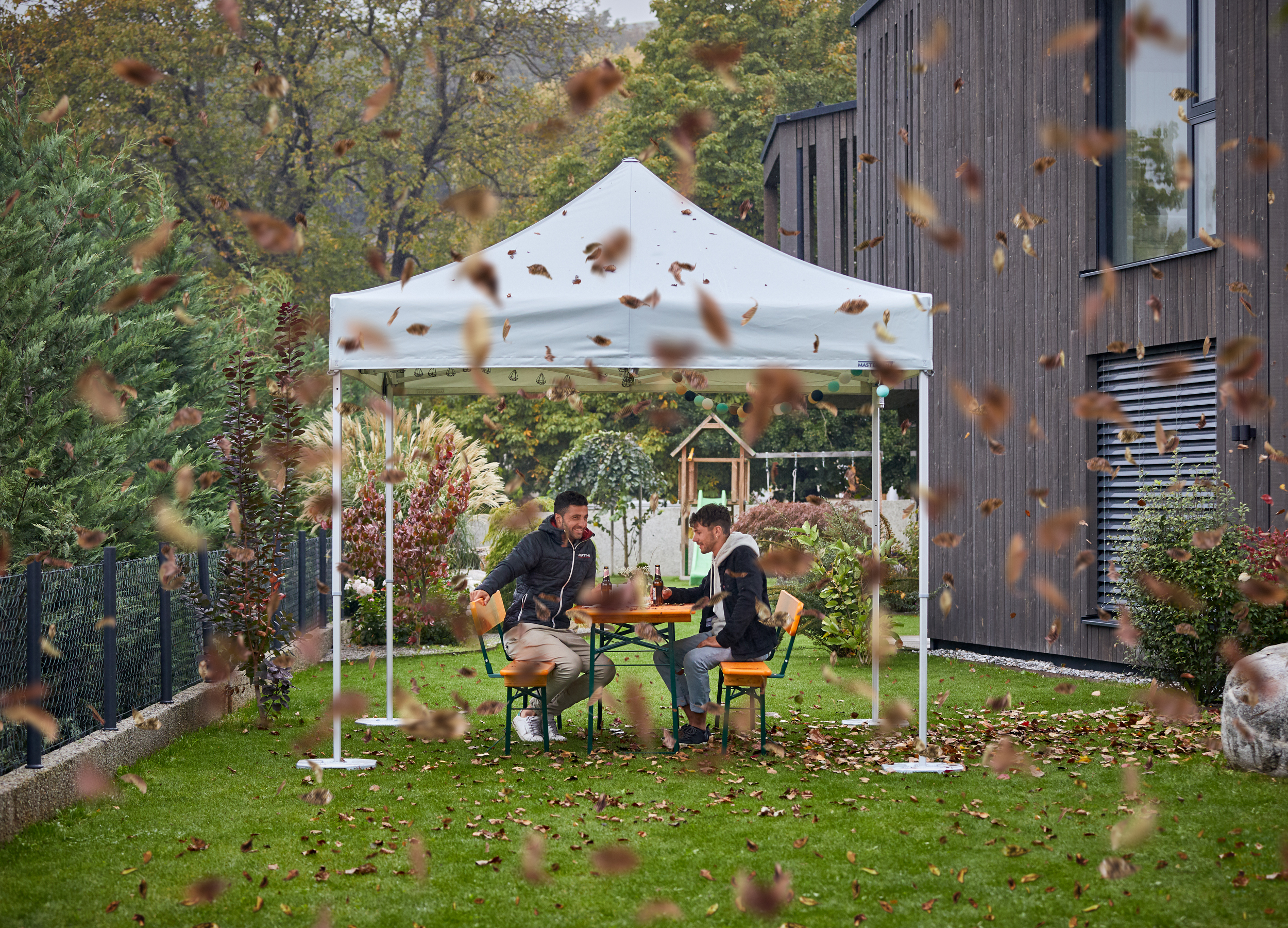 Sturdy Gazebos Wind Resistant Up To 100 km h